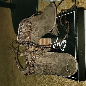 Qupid tie high heels